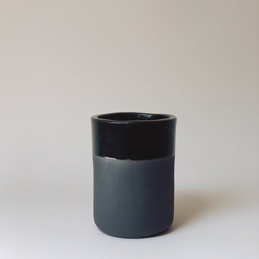 Tasse schwarz